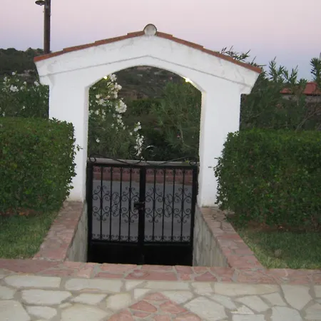 Cerigo House Apartament Kondoliánika