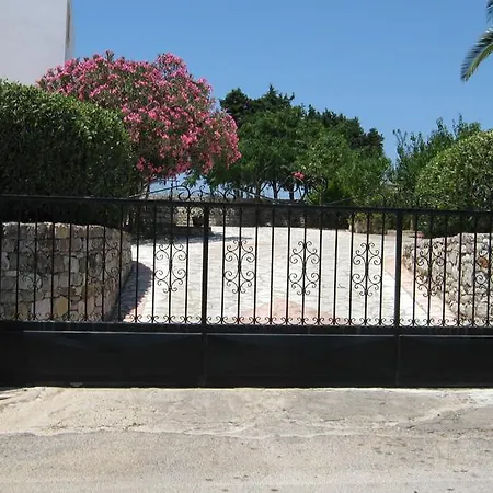 Appartement Cerigo House *